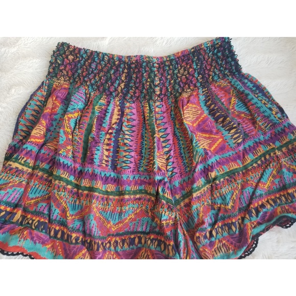 Colorful shorts - Picture 3 of 8